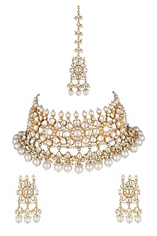 Gold Finish Kundan & Pearls Choker Necklace Set With Maang Tikka by Moh-Maya by Disha Khatri