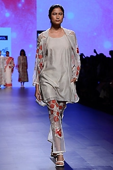 Vineet Rahul: Designer Vineet Rahul Kurta Sets, Dresses, Lehengas ...